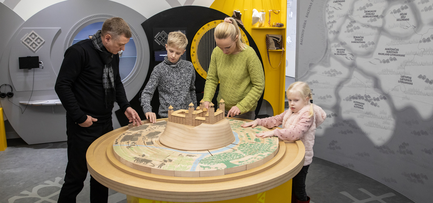 Baltu vienības dienai veltīti pasākumi „Baltā ceļa” centrā.